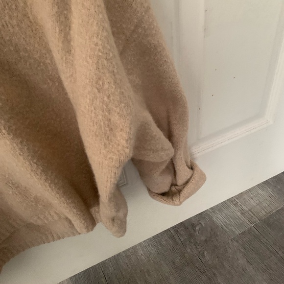 Sincerely Jules Women’s tan cotton sweater - Picture 6 of 7